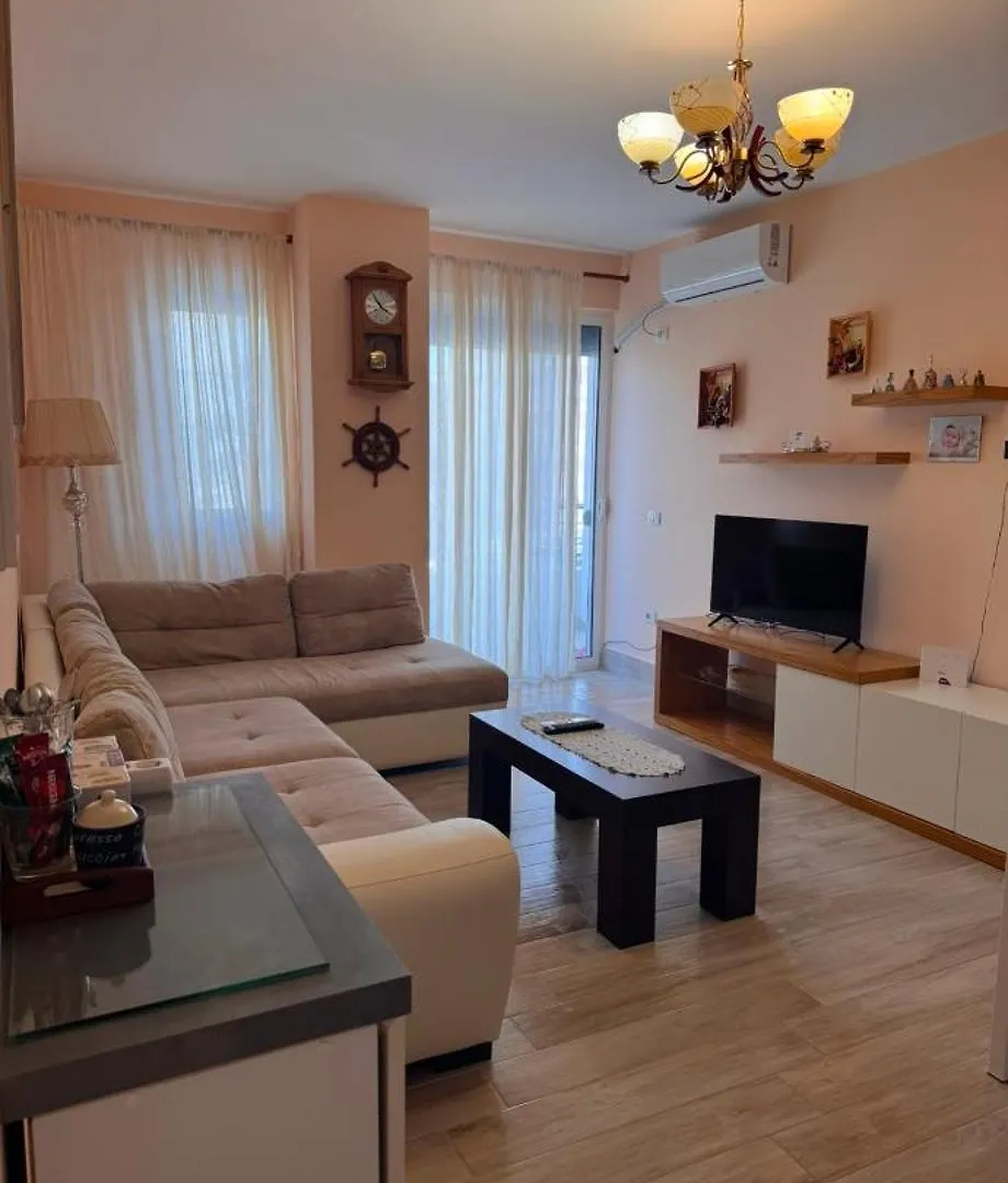 Grand Blue Fafa Apartment Golem  Albania